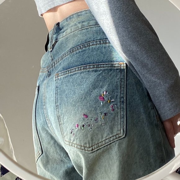 Embroidered jeans lady main image 8